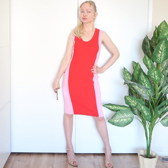 Summer & Sage Dresses & Skirts - Summer & Sage ribbed bodycon fitted midi dress